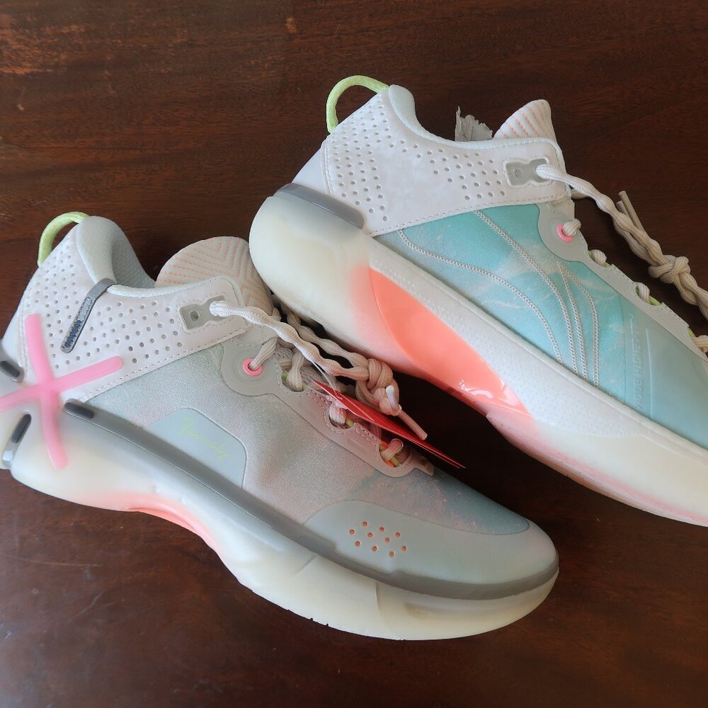 Basketball Shoes Never Worn Men's Size 10.5